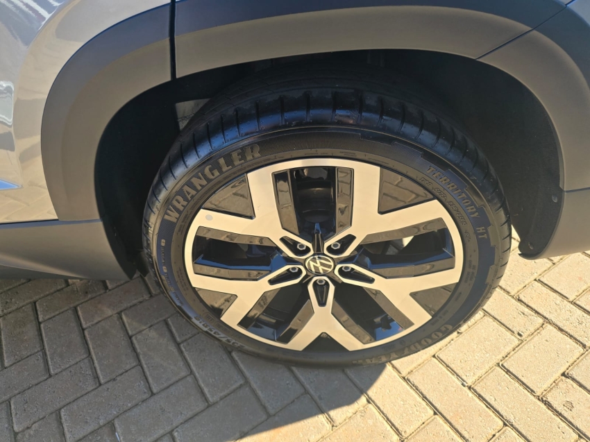 volkswagen taos 1.4 250 tsi total flex highline automatico 4p 2024
