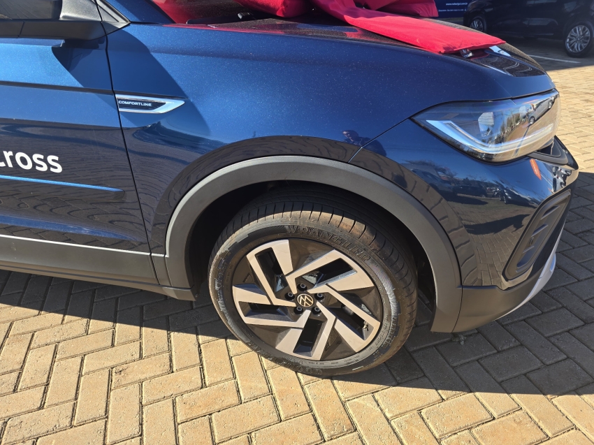 volkswagen t-cross 1.0 200 tsi total flex comfortline automatico 4p 2025