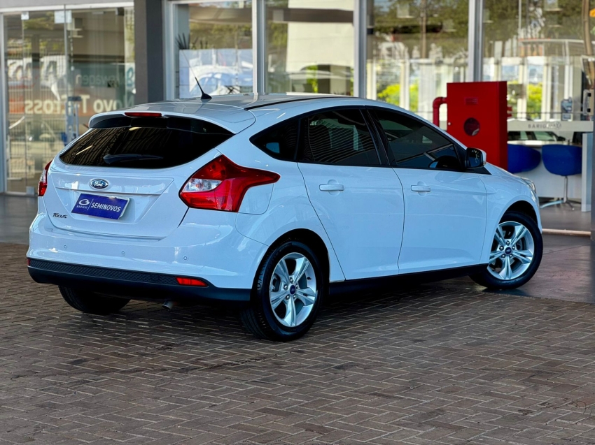 ford focus 1.6 s 16v flex 4p manual 2014