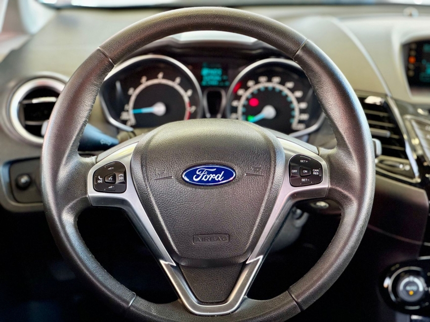 ford focus 1.6 s 16v flex 4p manual 2014