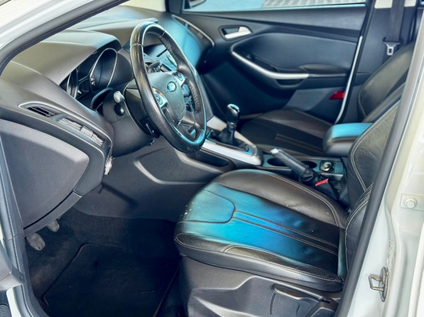 ford focus 1.6 s 16v flex 4p manual 2014