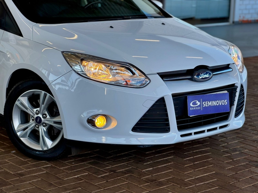 ford focus 1.6 s 16v flex 4p manual 2014