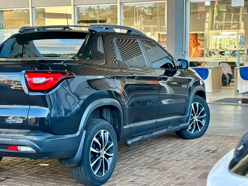 fiat toro 2.0 16v turbo diesel ultra 4wd at9 4p automatico 202029