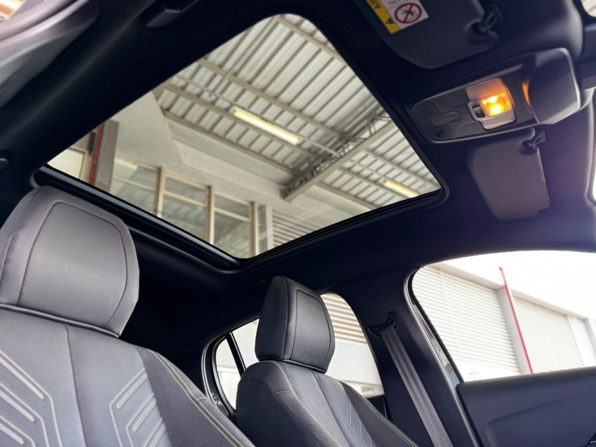 peugeot 208 1.0 turbo 200 flex gt cvt 4p automatico 202522