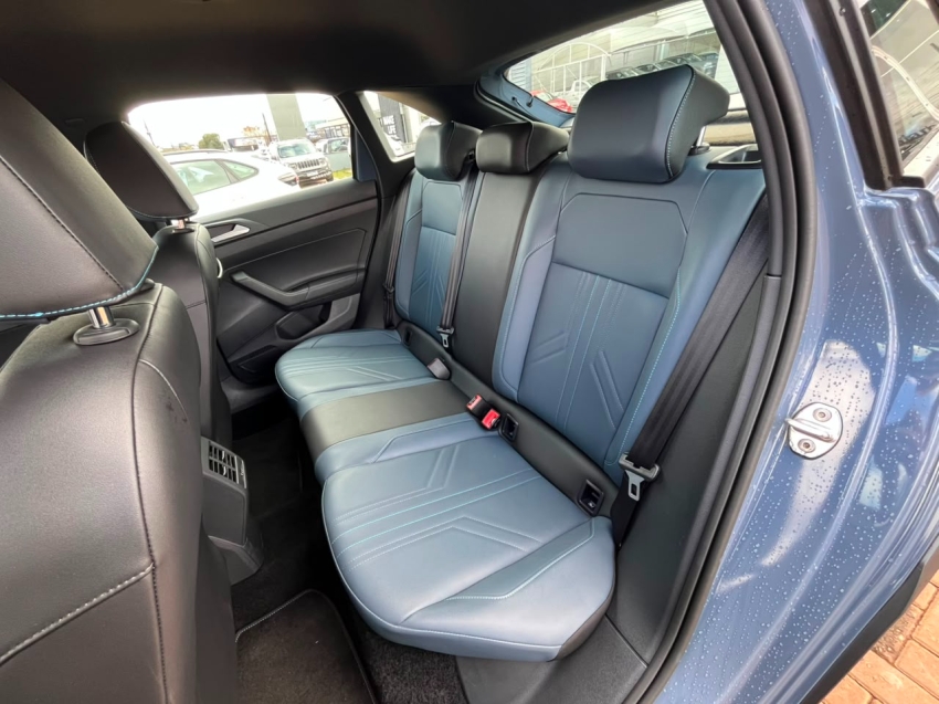 volkswagen nivus 1.0 200 tsi total flex highline automatico 4p 20256