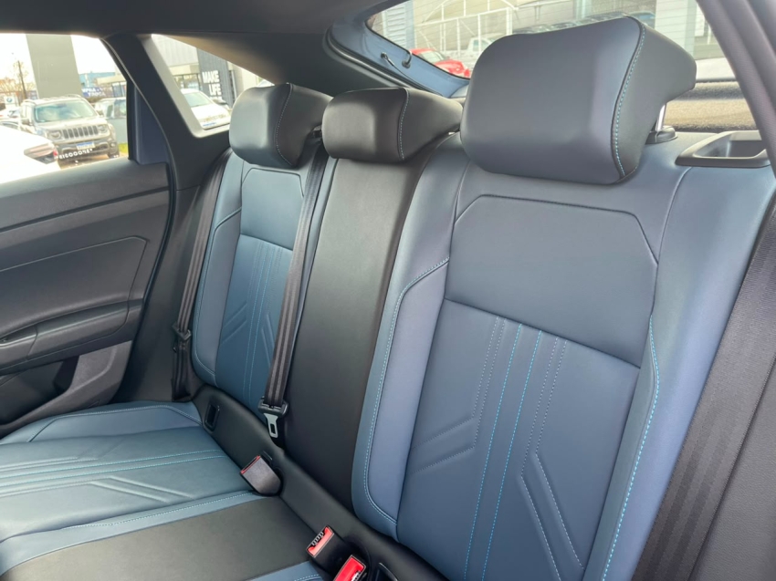 volkswagen nivus 1.0 200 tsi total flex highline automatico 4p 20255