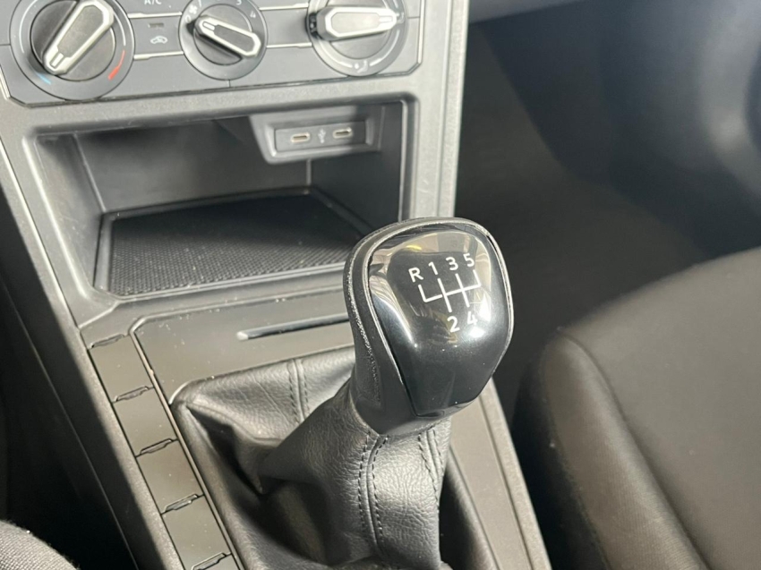 volkswagen polo 1.0 flex manual 20254