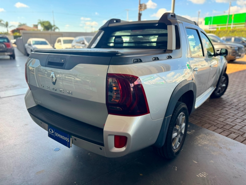 renault duster oroch 1.6 16v sce flex dynamique manual 2.0 4p automatico 201716