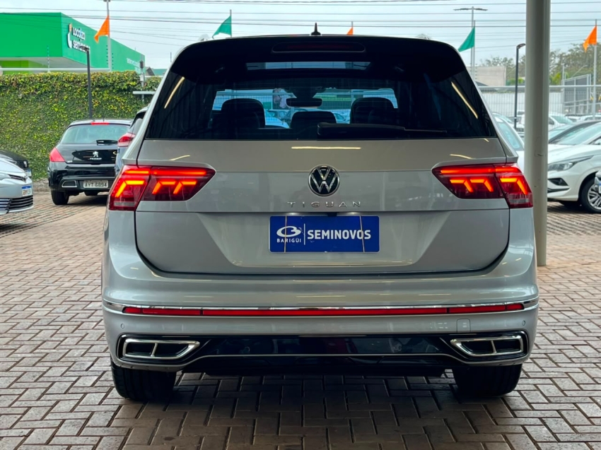 volkswagen tiguan 2.0 300 tsi gasolina allspace r-line automatico 4p 202423