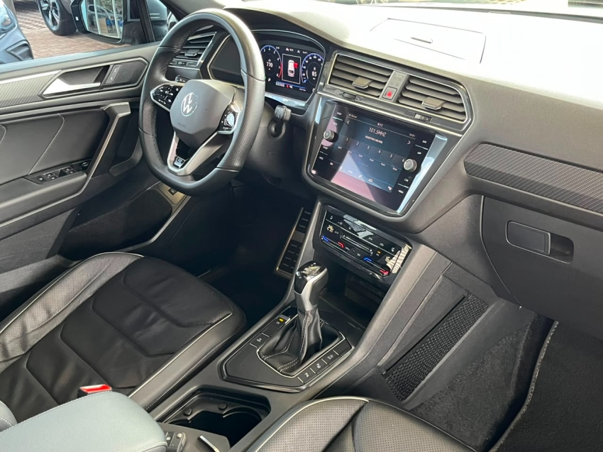 volkswagen tiguan 2.0 300 tsi gasolina allspace r-line automatico 4p 202410