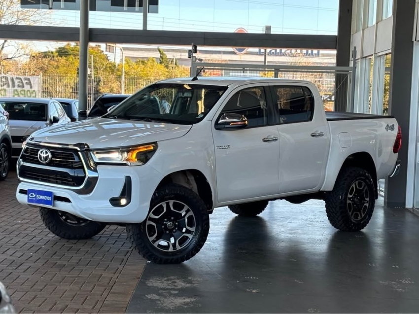toyota hilux 2.8 d-4d turbo diesel cd srv 4x4 automatico 4p 202415