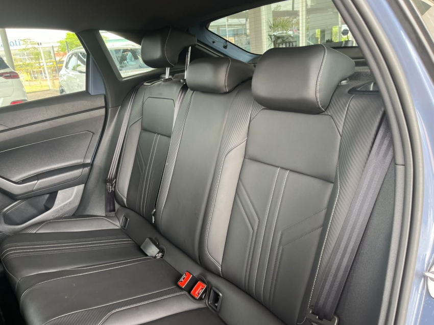 volkswagen nivus 1.0 200 tsi total flex highline automatico 4p 20255