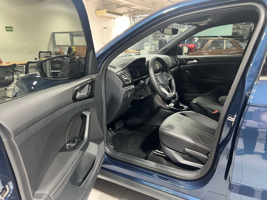 volkswagen t-cross 1.4 250 tsi total flex highline automatico 2025