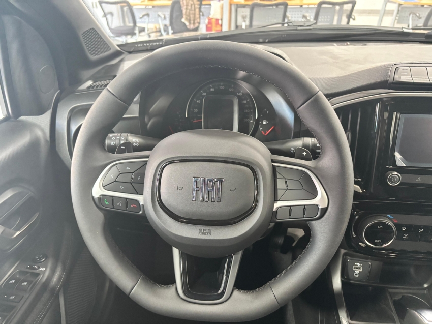 fiat strada 1.3 firefly flex volcano cd cvt 2p automatico 2025