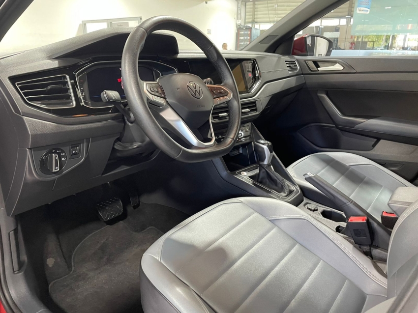 volkswagen nivus 1.0 200 tsi total flex highline automatico 1.9 4p 2024