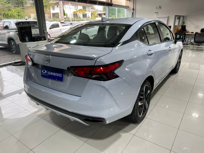nissan versa 1.6 16v flex exclusive xtronic 4p automatico 2025