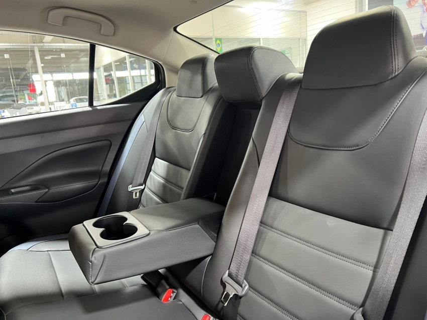 nissan versa 1.6 16v flex exclusive xtronic 4p automatico 2025