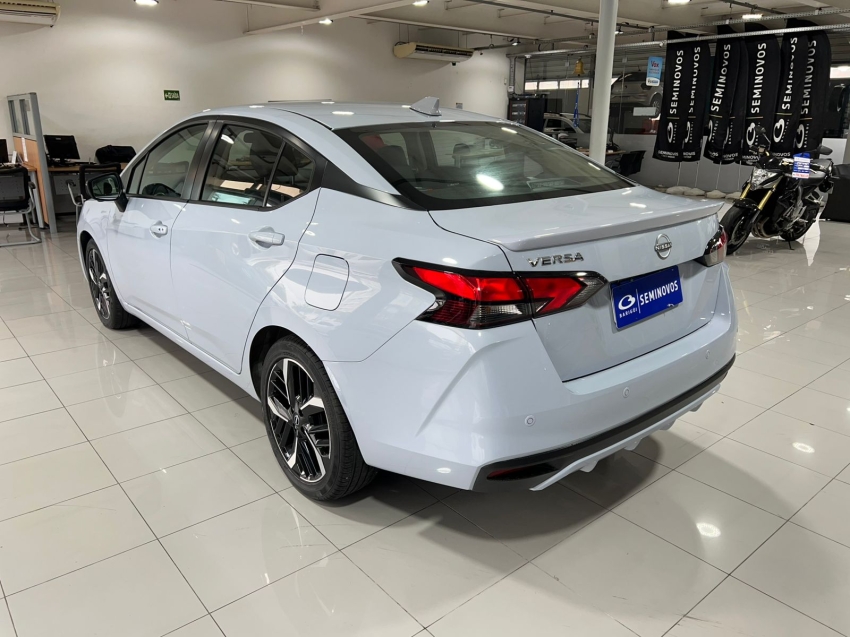 nissan versa 1.6 16v flex exclusive xtronic 4p automatico 2025