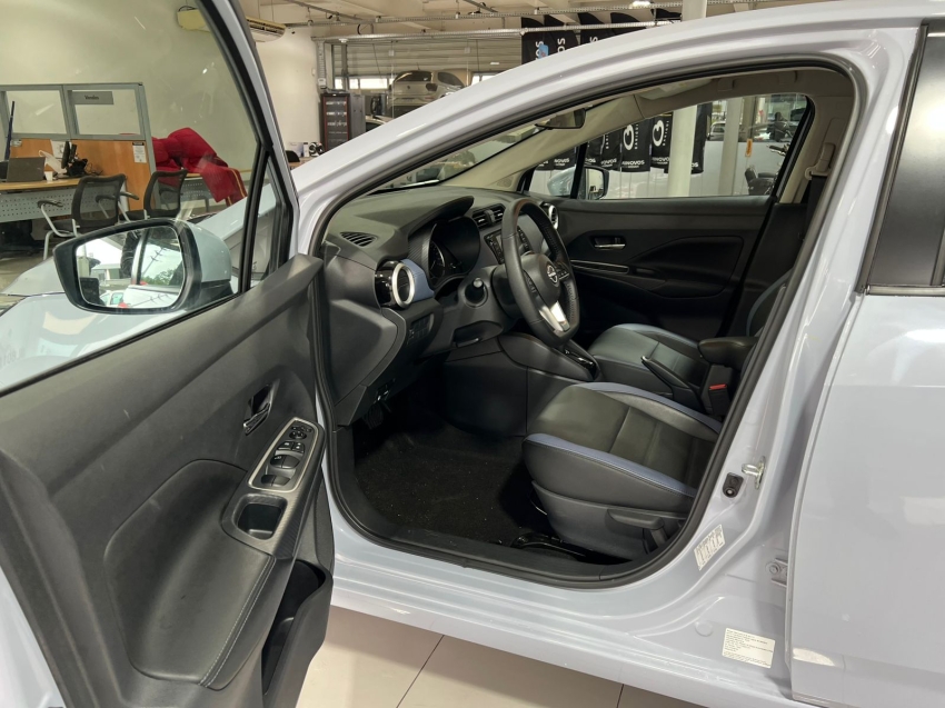 nissan versa 1.6 16v flex exclusive xtronic 4p automatico 2025