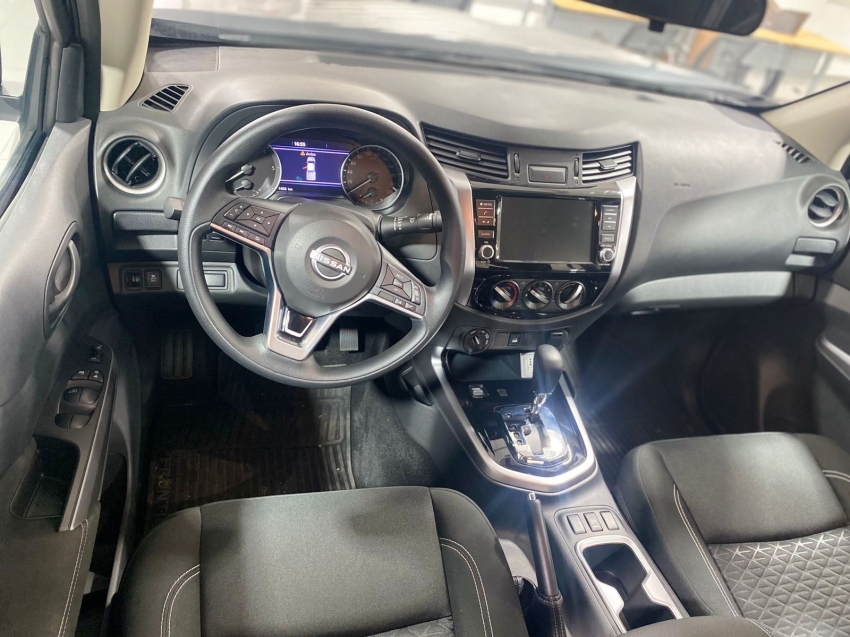 nissan frontier 2.3 16v turbo diesel attack cd 4x4 automatico 4p 2025