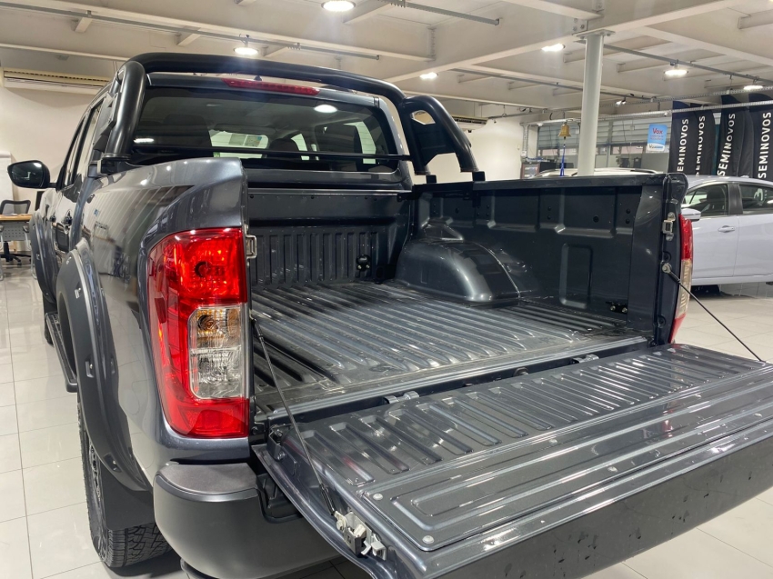 nissan frontier 2.3 16v turbo diesel attack cd 4x4 automatico 4p 2025
