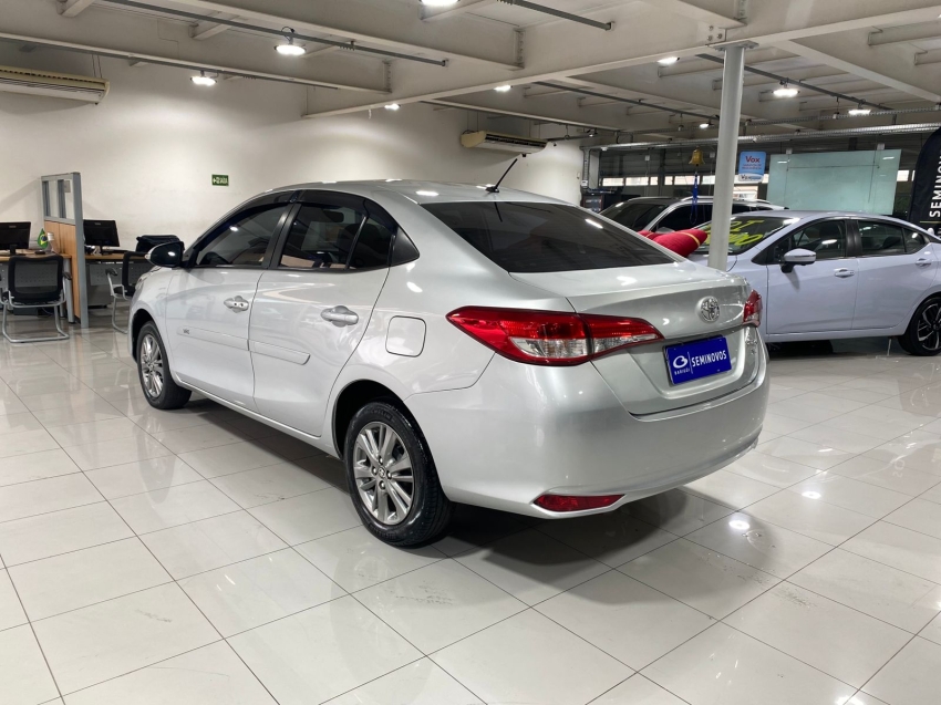 toyota yaris 1.5 16v flex sedan xl plus connect multidrive 4p automatico 2021