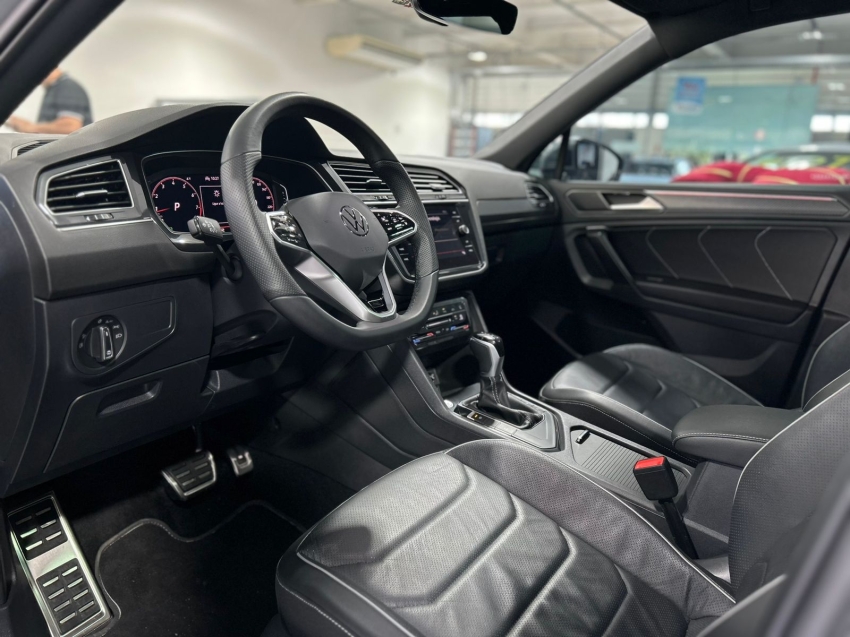 volkswagen tiguan 2.0 300 tsi gasolina allspace r-line automatico flex 4p 2024