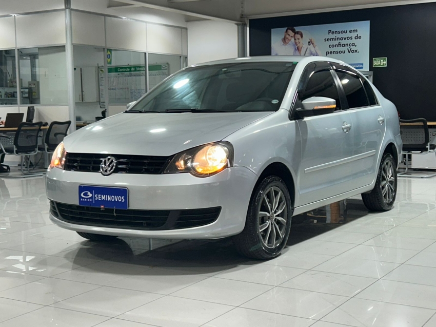 volkswagen polo sedan 1.6 mi comfortline 8v flex 4p automatizado automatico 2014