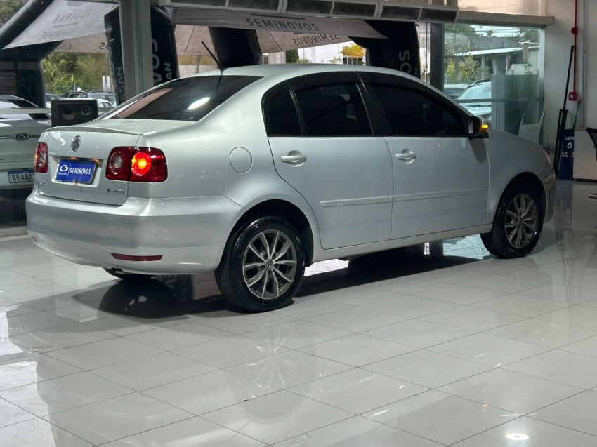 volkswagen polo sedan 1.6 mi comfortline 8v flex 4p automatizado automatico 2014