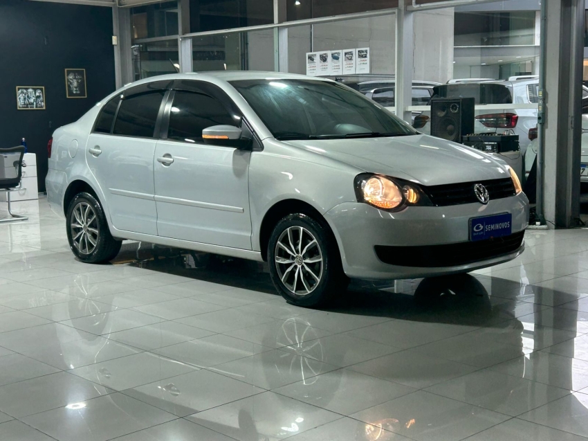 volkswagen polo sedan 1.6 mi comfortline 8v flex 4p automatizado automatico 2014