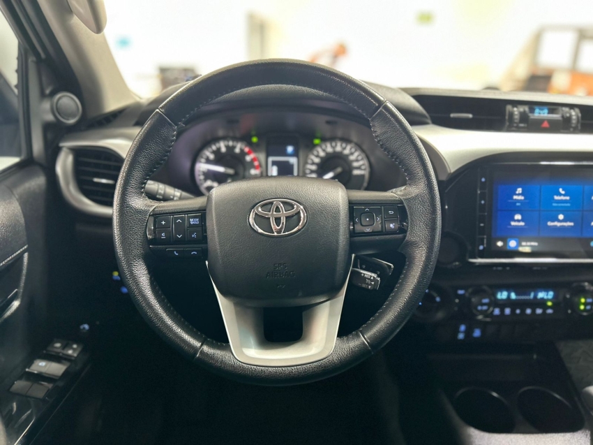 toyota hilux 2.8 d-4d turbo diesel cd sr 4x4 automatico 4p 2024