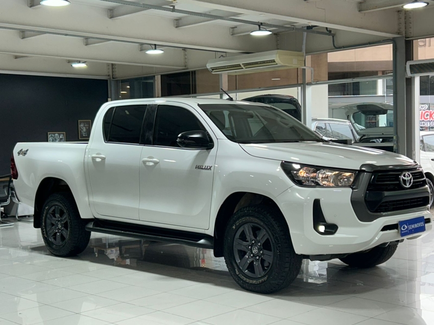 toyota hilux 2.8 d-4d turbo diesel cd sr 4x4 automatico 4p 2024