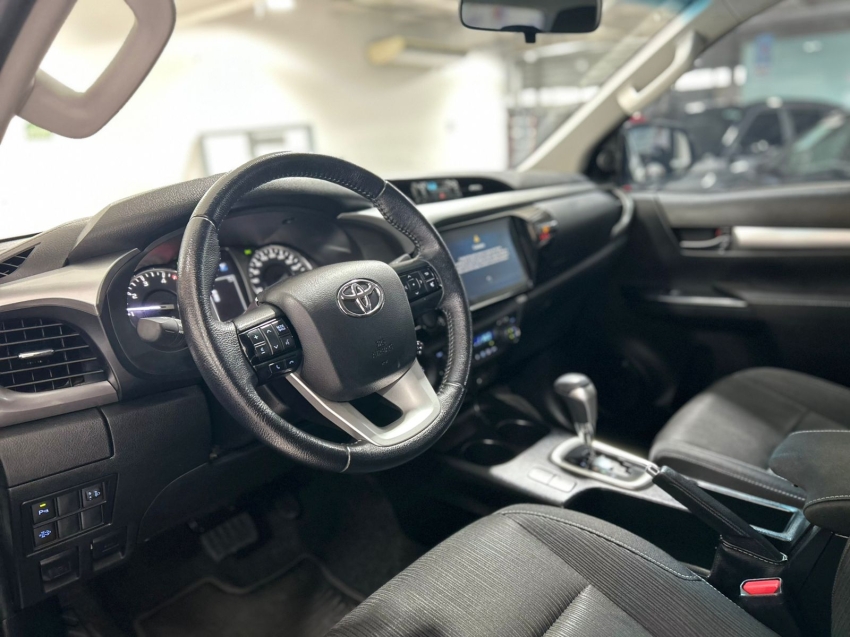 toyota hilux 2.8 d-4d turbo diesel cd sr 4x4 automatico 4p 2024