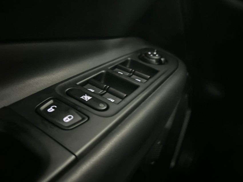 jeep renegade 1.3 t270 turbo flex longitude at6 4p automatico 2025
