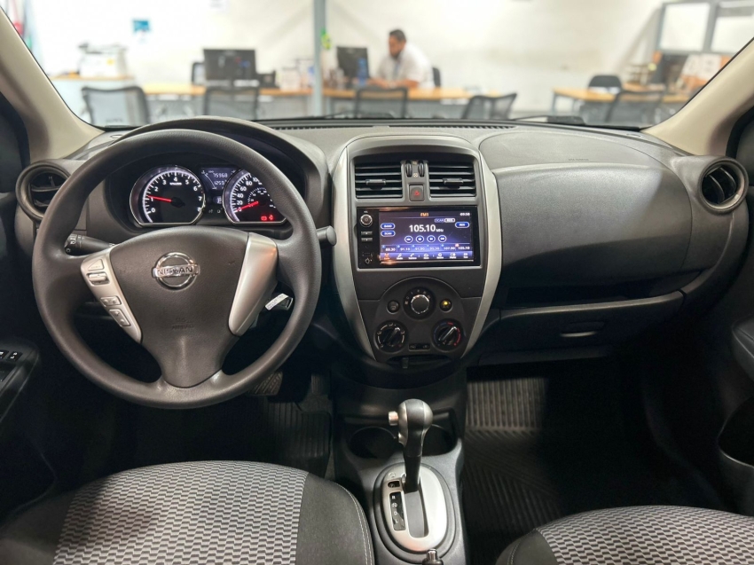 nissan versa 1.6 16v flexstart sv 4p xtronic flex 5p automatico 2020