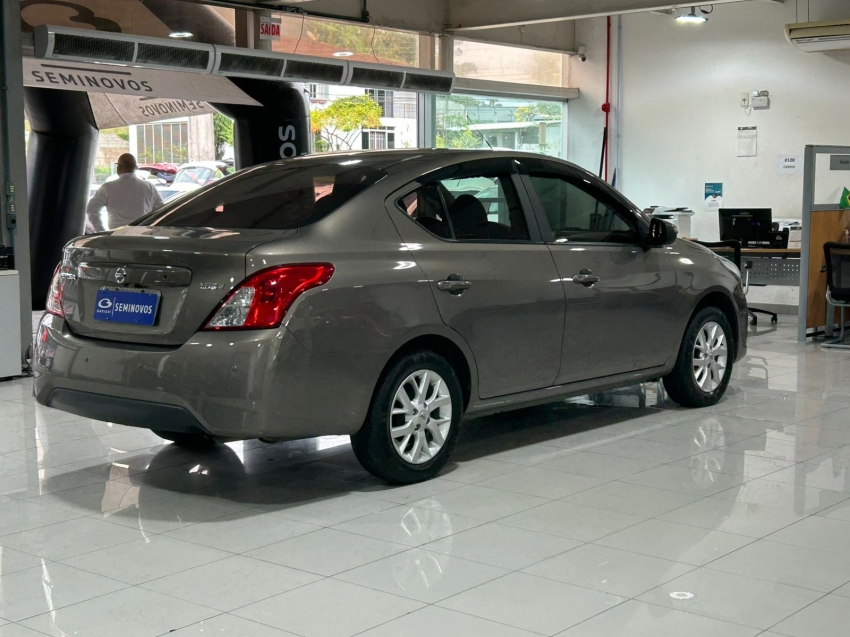 nissan versa 1.6 16v flexstart sv 4p xtronic flex 5p automatico 2020