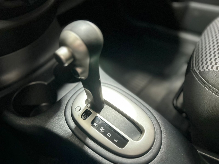 nissan versa 1.6 16v flexstart sv 4p xtronic flex 5p automatico 2020