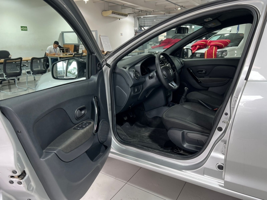 renault logan 1.0 12v sce flex zen manual 4p 2025