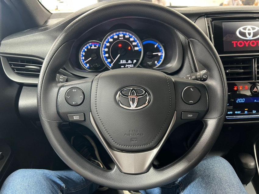 toyota yaris 1.5 16v flex xl multidrive 4p automatico 2025