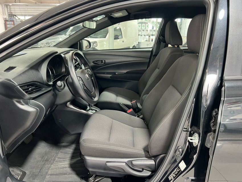 toyota yaris 1.5 16v flex xl multidrive 4p automatico 2025