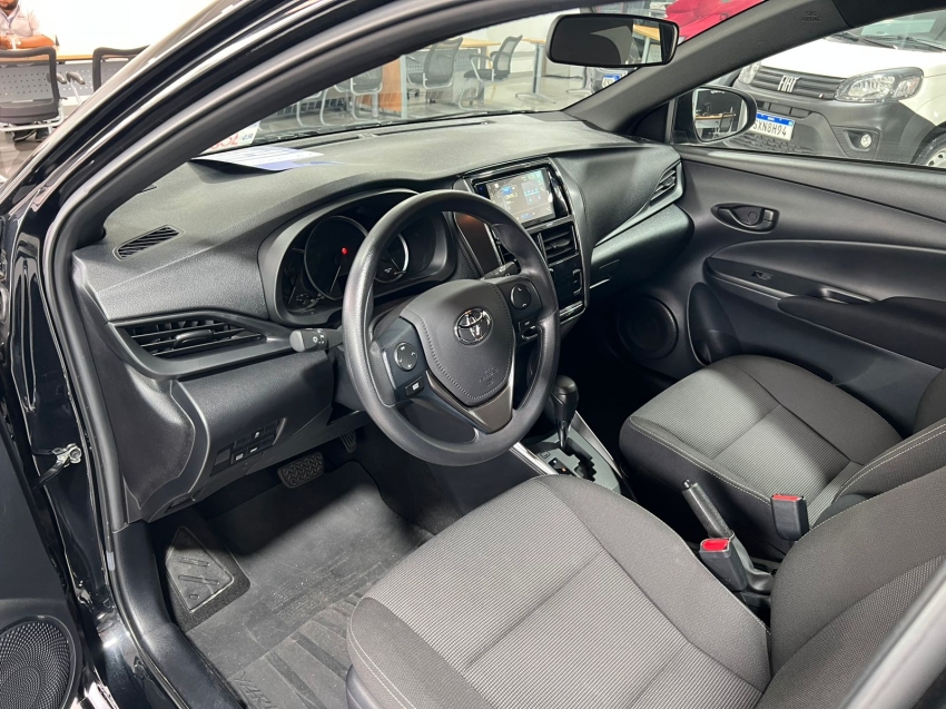 toyota yaris 1.5 16v flex xl multidrive 4p automatico 2025