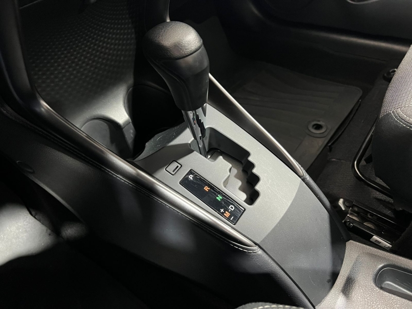 toyota yaris 1.5 16v flex xl multidrive 4p automatico 2025