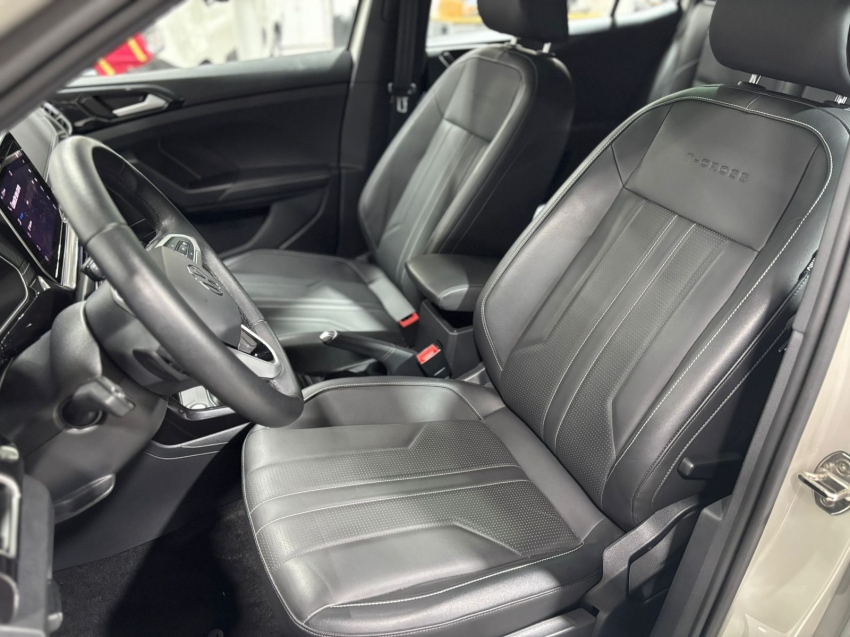 volkswagen t-cross 1.4 250 tsi total flex highline automatico 4p 2025