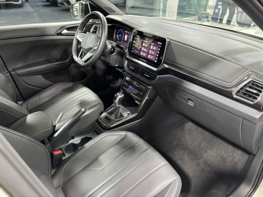 volkswagen t-cross 1.4 250 tsi total flex highline automatico 4p 2025
