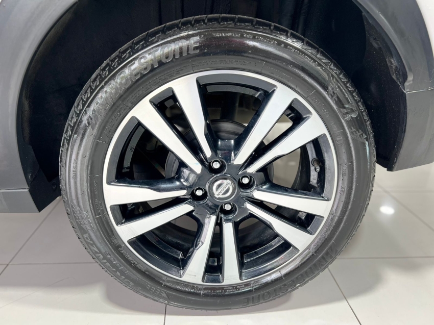 nissan kicks 1.6 16v flexstart exclusive xtronic flex 4p automatico 2022