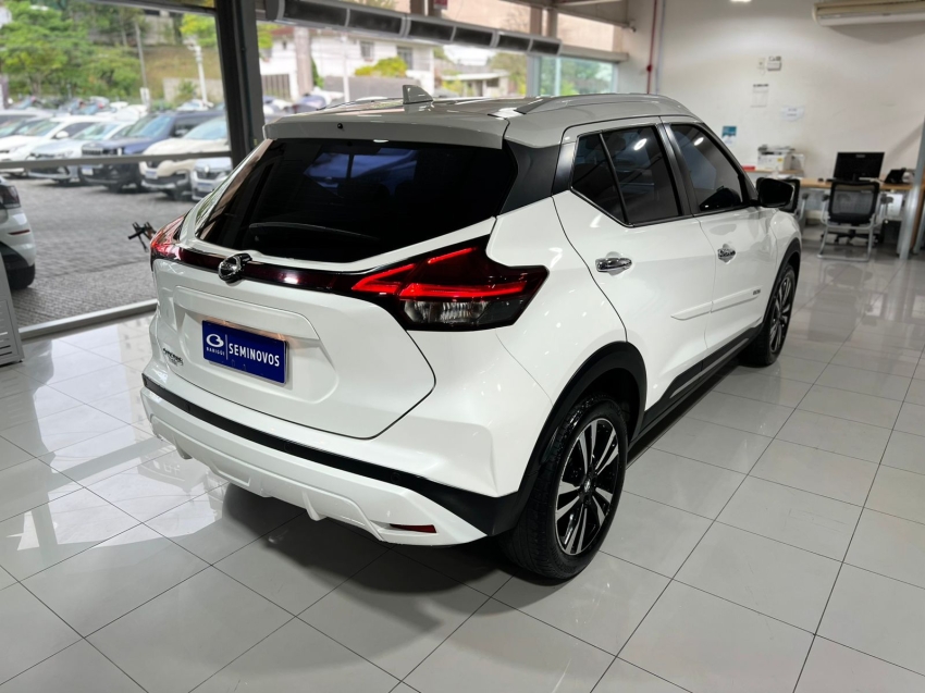 nissan kicks 1.6 16v flexstart exclusive xtronic flex 4p automatico 2022