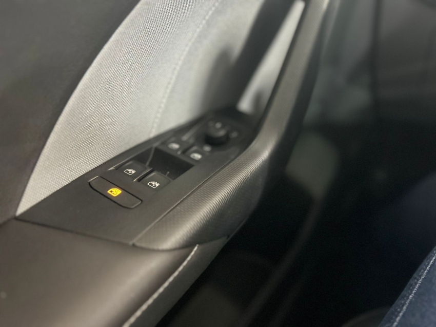 volkswagen t-cross 1.0 200 tsi total flex comfortline automatico 4p 202512