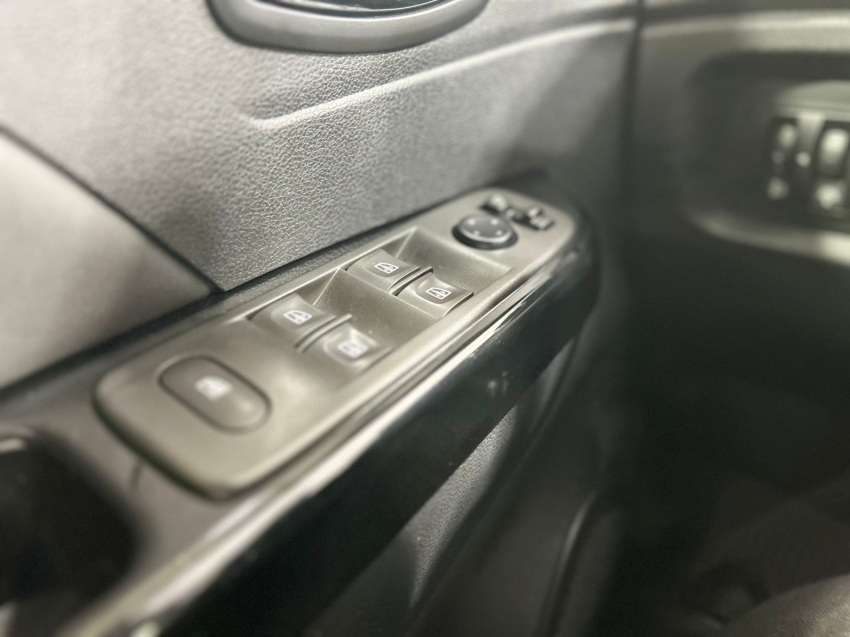 renault captur 1.6 16v sce flex intense x-tronic 4p automatico 20213