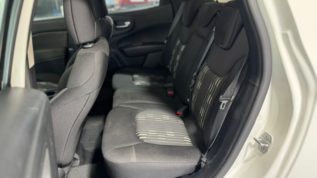 fiat toto endurance 1.8 at6 flex - oportunidade vox barigui7