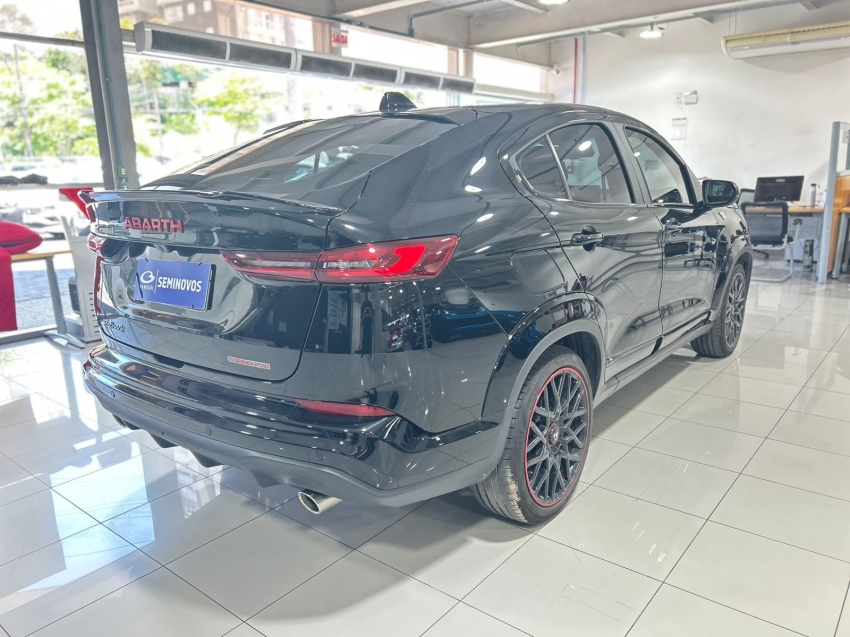 fiat fastback 1.3 turbo 270 flex abarth at6 4p automatico 202520